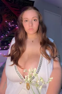 Huge Curves and Fearless Confidence: The Arianna Perez Story