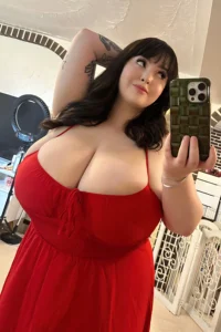 How Tally Rain Turned 35lbs of Natural Beauty into a Digital Empire