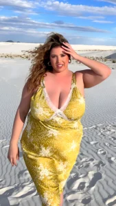 Lauren Sangster: Unstoppable Big Curves Conquer Instagram
