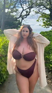 Lauren Sangster: Unstoppable Big Curves Conquer Instagram