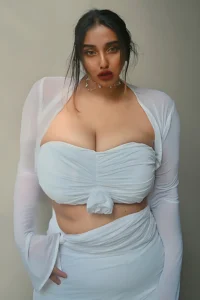 Nayoni Dutta on Law, Curves, and Being Unapologetically Herself