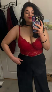 Rashmi Van: The Sexy Healer, Naturally Beautiful