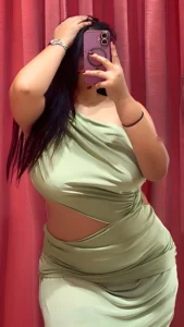 Ashika: The 22-Year-Old with Huge Curves Conquering Instagram