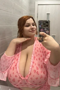 Kawaii Hater: Ukraine's 38Q Natural Wonder with Huge Curves