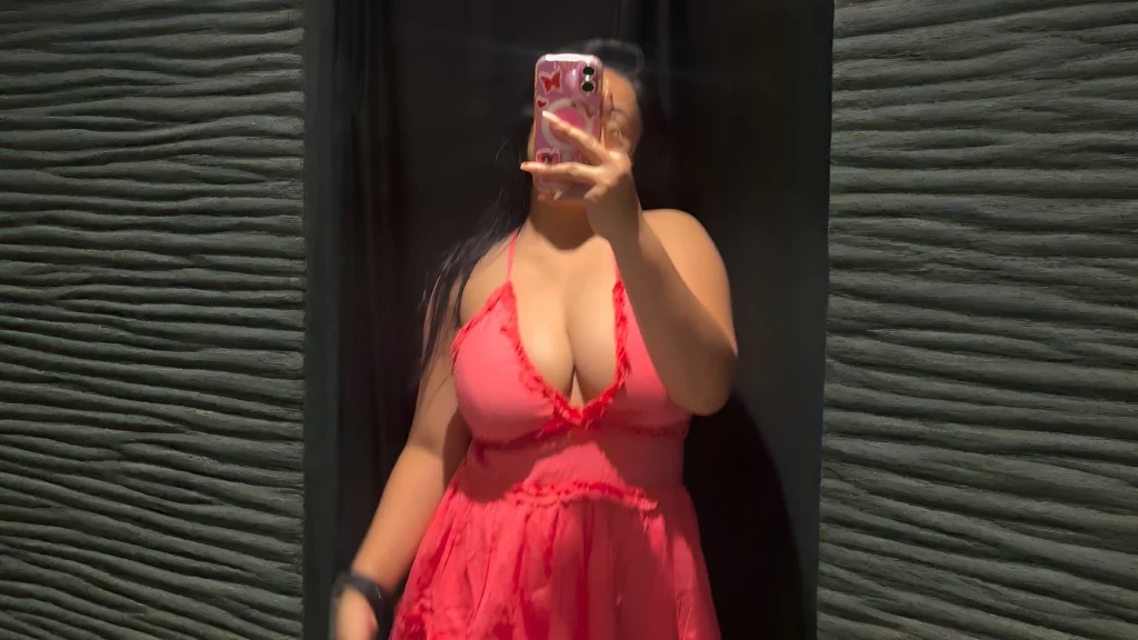 Ashika: The 22-Year-Old with Huge Curves Conquering Instagram