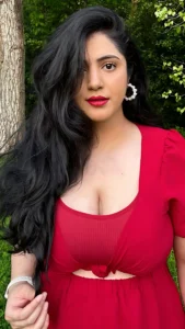 Rashmi Van: The Sexy Healer, Naturally Beautiful