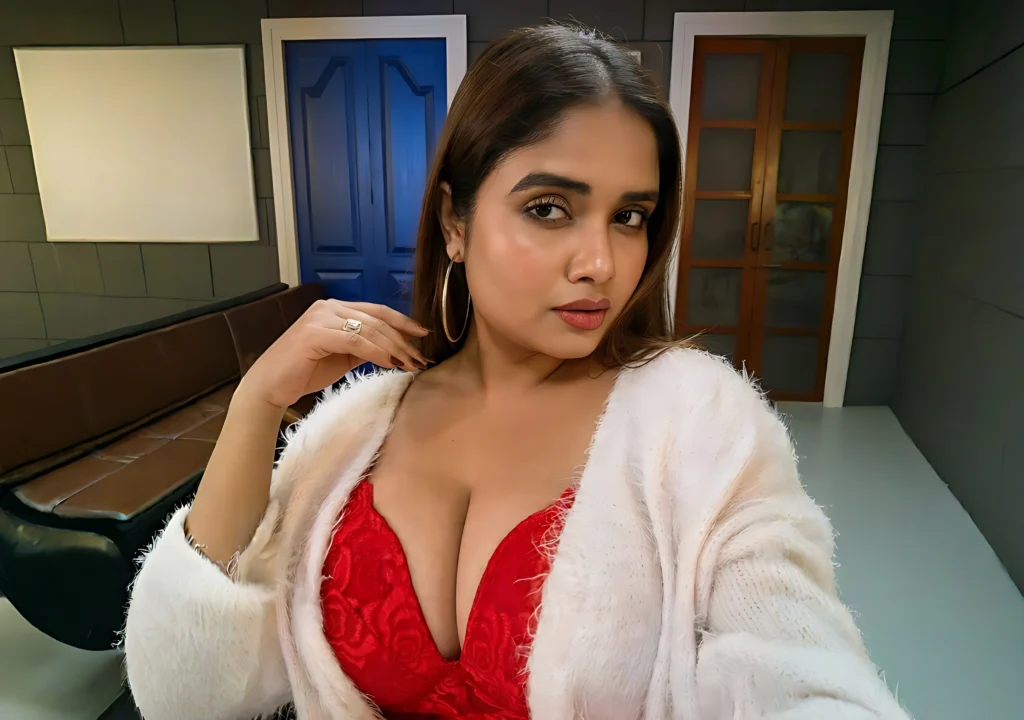 Discovering Payal Sharma, Gujarat's Rising Natural Beauty Discovering Payal Sharma, Gujarat's Rising Natural Beauty