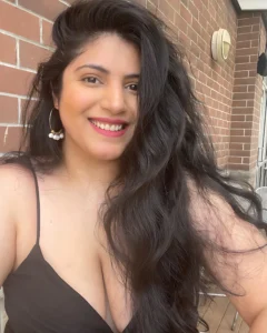 Rashmi Van: The Sexy Healer, Naturally Beautiful