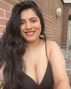 Rashmi Van: The Sexy Healer, Naturally Beautiful