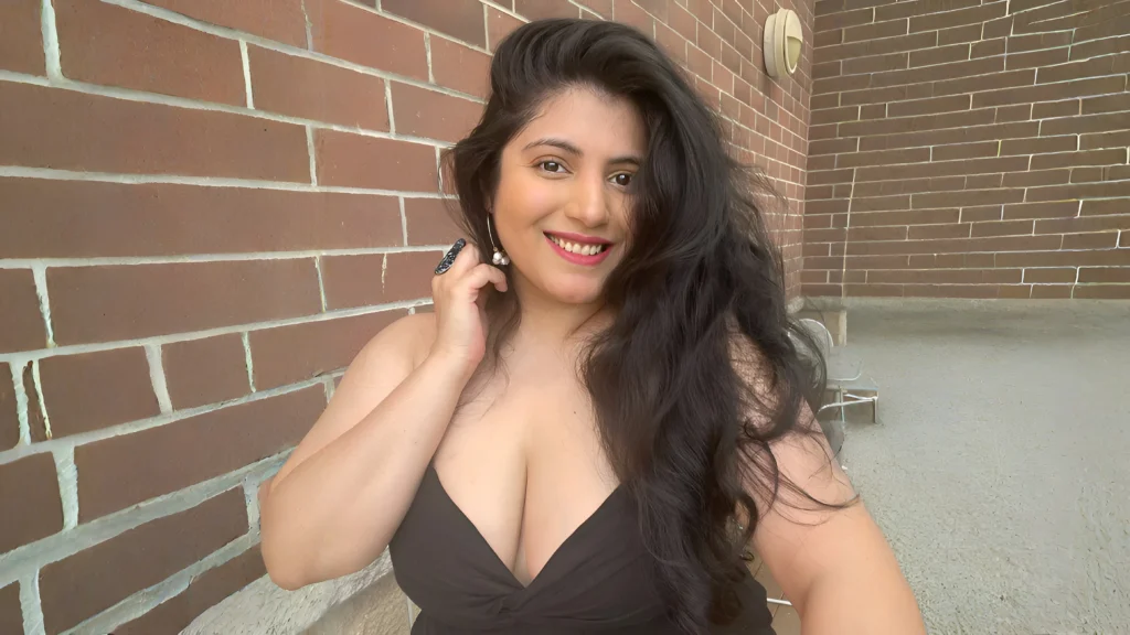Rashmi Van: The Sexy Healer, Naturally Beautiful