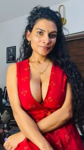 Bombshell Reborn: Resmi R Nair and the Art of Vintage Curves