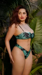 Aditi Mistry boobs: 38DD of unapologetic Instagram fame