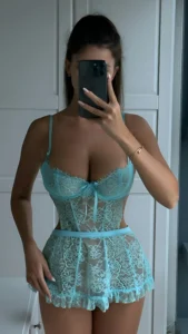 Cristy Ren and the Art of Natural Curves