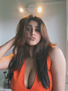 Rachna: Mumbai Charm and Natural Curves