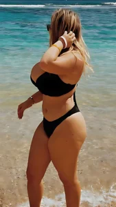 Harley Stein and Her Natural 34J Curves
