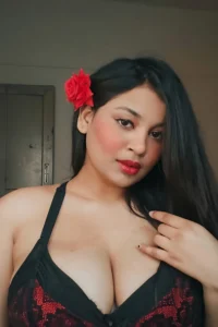 Samridhya Singha Roy: The Queen of Reels with Curves