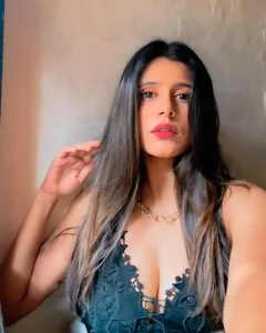 Rachna: Mumbai Charm and Natural Curves