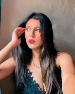 Rachna: Mumbai Charm and Natural Curves