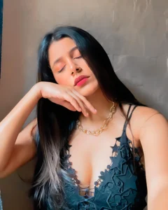 Rachna: Mumbai Charm and Natural Curves