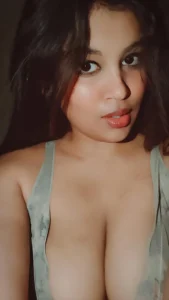 Samridhya Singha Roy: The Queen of Reels with Curves